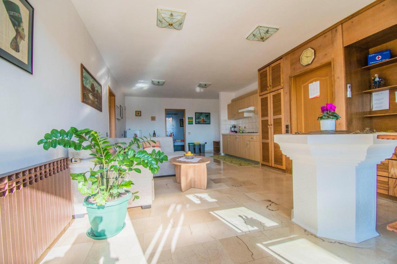 Apartments Grand & Plav In Krk 克尔克 外观 照片